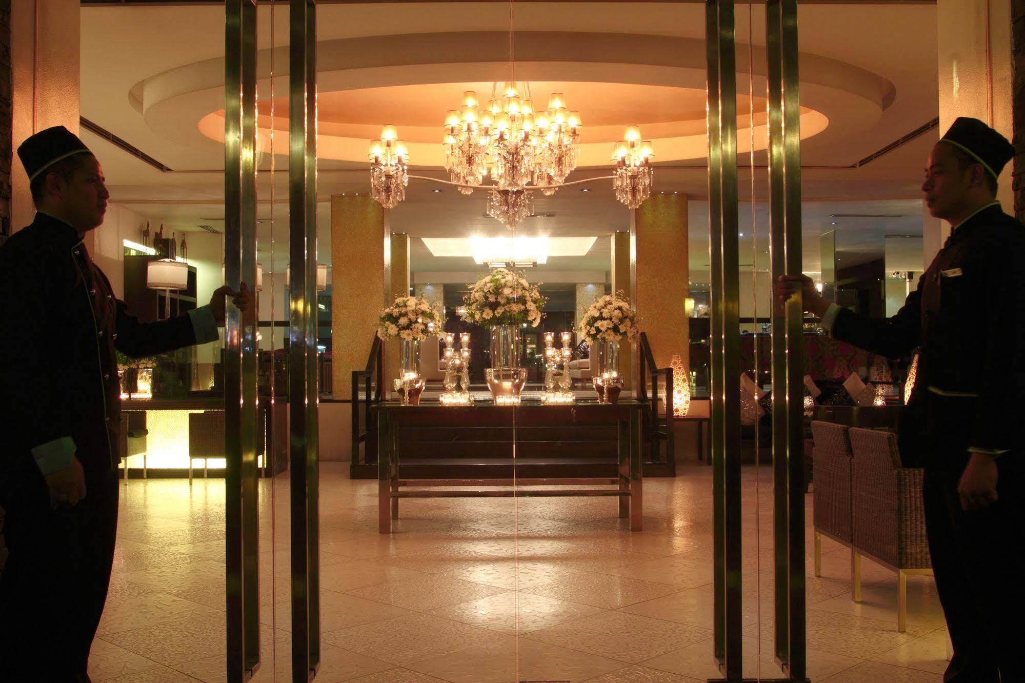 The Sulo Riviera Hotel Quezon City Bagian luar foto